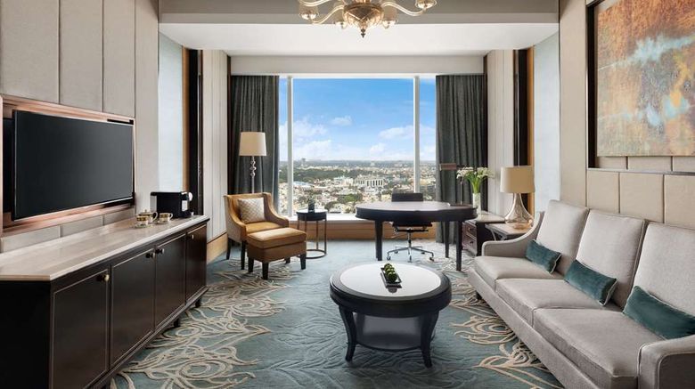 <b>Shangri-La Hotel Bengaluru Suite</b>. Images powered by <a href="https://iceportal.shijigroup.com/" title="IcePortal" target="_blank">IcePortal</a>.