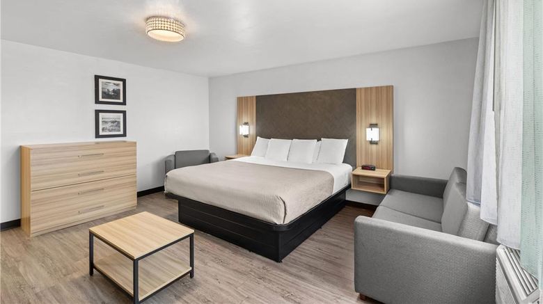 <b>Quality Inn College Park/Atlanta Airport Suite</b>. Images powered by <a href="https://iceportal.shijigroup.com/" title="IcePortal" target="_blank">IcePortal</a>.