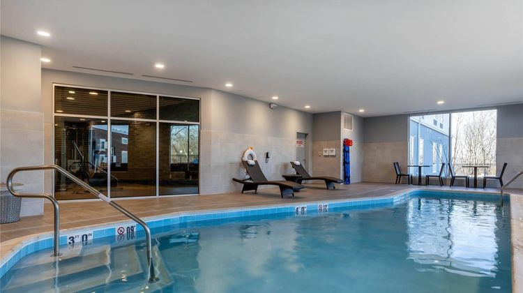 Cambria Hotel West Orange Pool