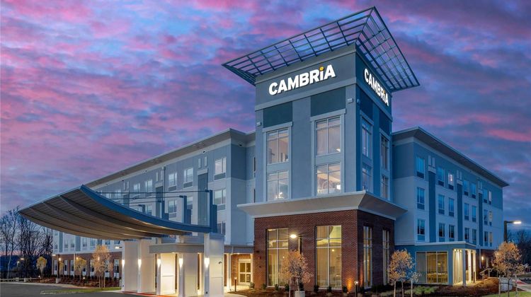 Cambria Hotel West Orange Exterior