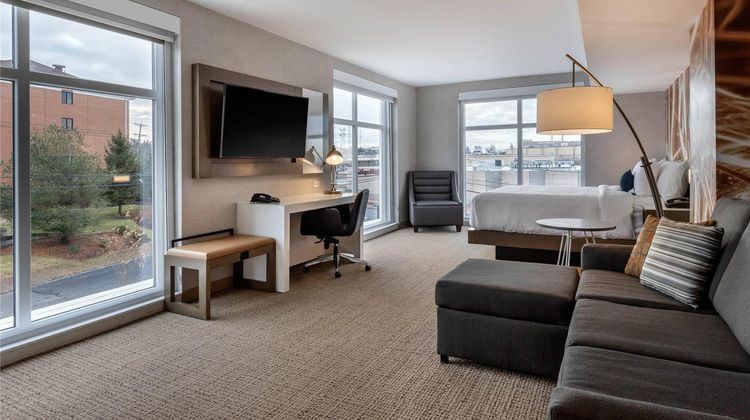 Cambria Hotel West Orange Suite