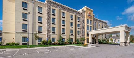 Comfort Suites Columbus Exterior