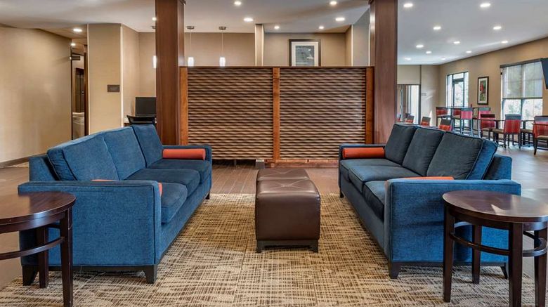 <b>Comfort Suites Columbus Lobby</b>. Images powered by <a href="https://iceportal.shijigroup.com/" title="IcePortal" target="_blank">IcePortal</a>.