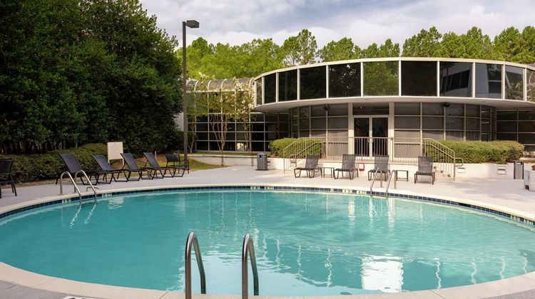 DoubleTree by Hilton Perimeter Park Pool