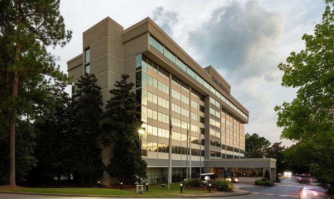 DoubleTree by Hilton Perimeter Park Exterior