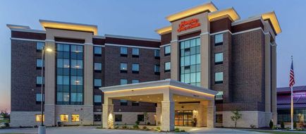 Hampton Inn & Suites of Burlington Exterior