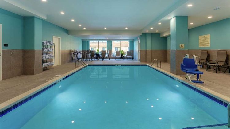 Hampton Inn & Suites of Burlington Pool