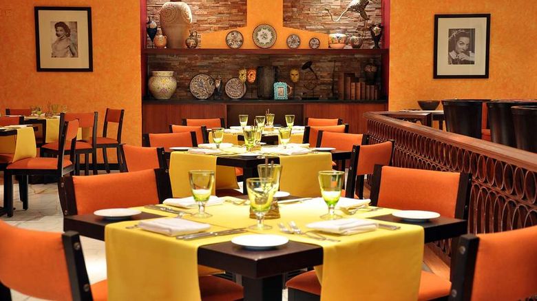 <b>Hilton Cairo Heliopolis Restaurant</b>. Images powered by <a href="https://iceportal.shijigroup.com/" title="IcePortal" target="_blank">IcePortal</a>.