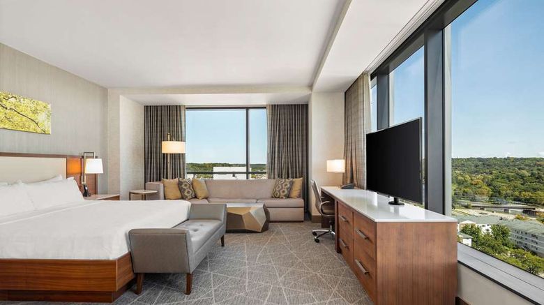 <b>Hilton Rochester Mayo Clinic Area Room</b>. Images powered by <a href="https://iceportal.shijigroup.com/" title="IcePortal" target="_blank">IcePortal</a>.