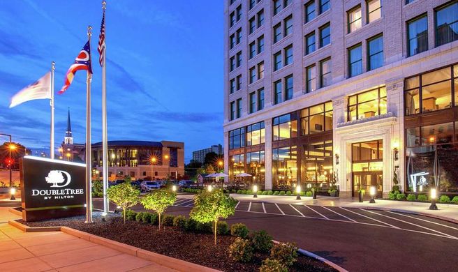 DoubleTree by Hilton Downtown Exterior