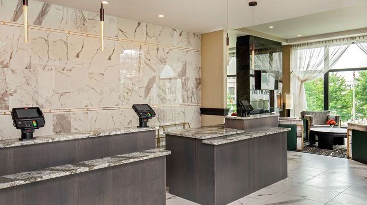 DoubleTree by Hilton Downtown Lobby