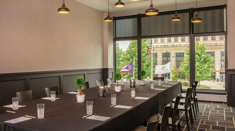 <b>DoubleTree by Hilton Downtown Meeting</b>. Images powered by <a href="https://iceportal.shijigroup.com/" title="IcePortal" target="_blank">IcePortal</a>.
