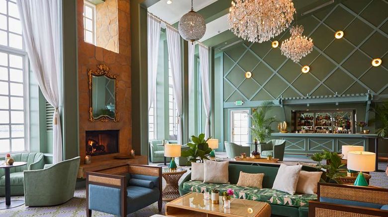 <b>The Portofino Hotel & Marina Restaurant</b>. Images powered by <a href="https://iceportal.shijigroup.com/" title="IcePortal" target="_blank">IcePortal</a>.
