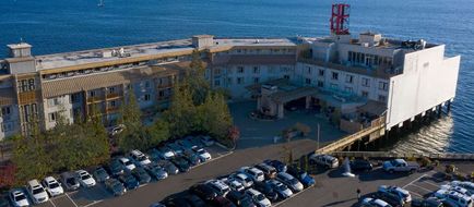 The Edgewater Exterior