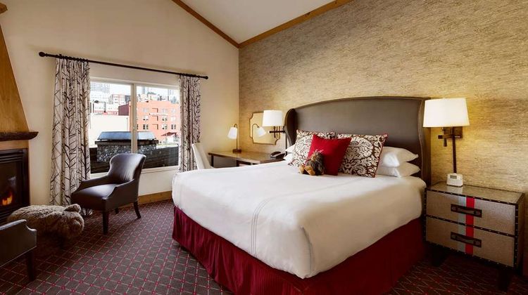 The Edgewater Room