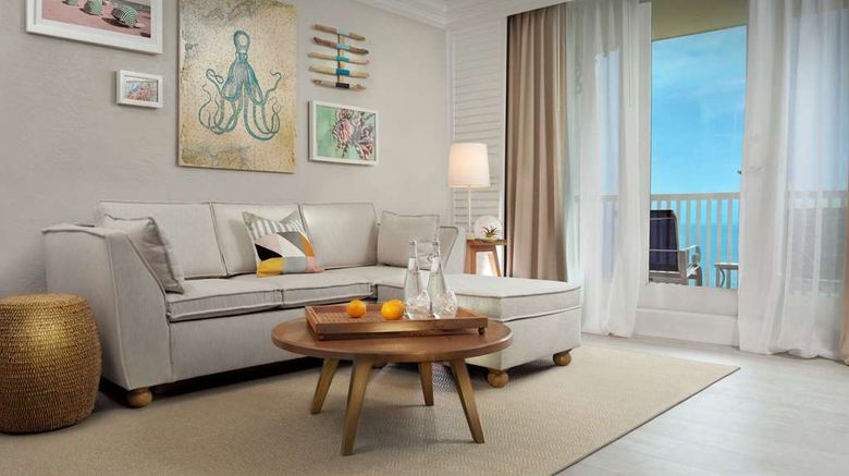 <b>Pelican Grand Beach Resort Suite</b>. Images powered by <a href="https://iceportal.shijigroup.com/" title="IcePortal" target="_blank">IcePortal</a>.