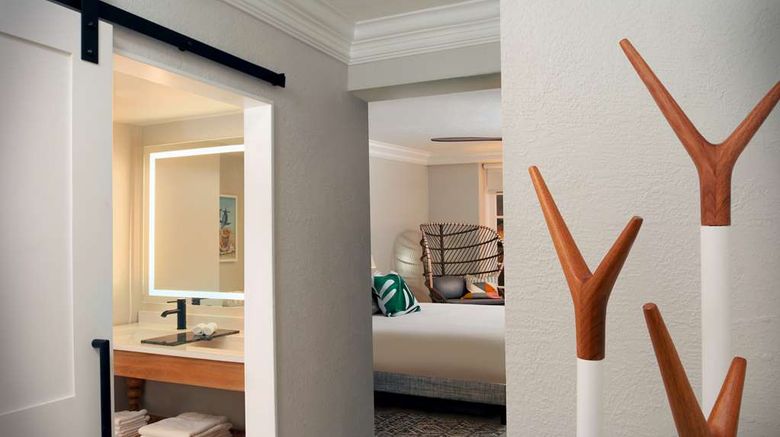 <b>Pelican Grand Beach Resort Room</b>. Images powered by <a href="https://iceportal.shijigroup.com/" title="IcePortal" target="_blank">IcePortal</a>.