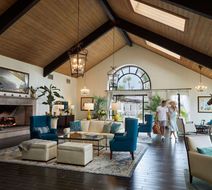 Kona Kai Resort & Spa Lobby