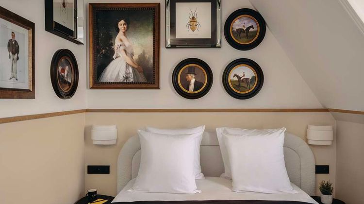 Solly Hotel Room