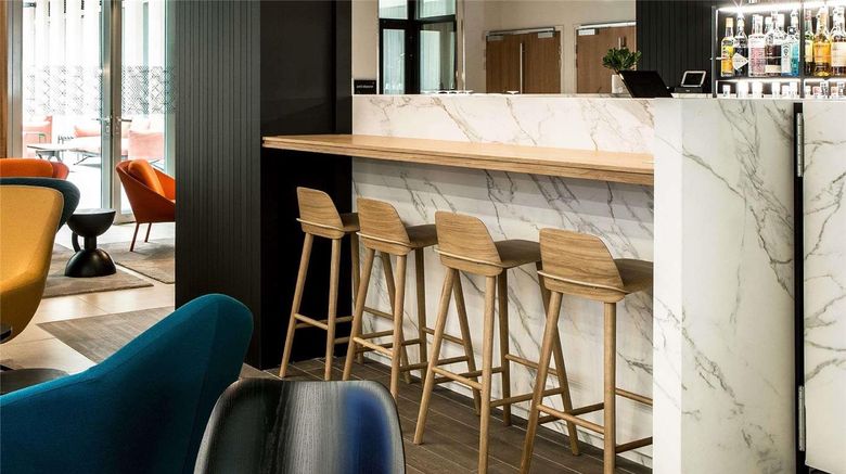 <b>Mercure Paris 17 Batignolles Restaurant</b>. Images powered by <a href="https://iceportal.shijigroup.com/" title="IcePortal" target="_blank">IcePortal</a>.