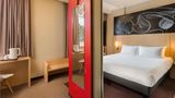 Ibis Kyiv Railway Station Room