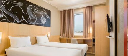 Ibis Kyiv Railway Station Exterior