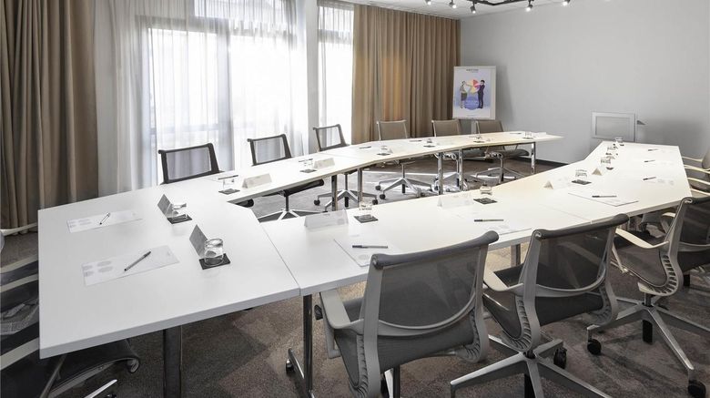 <b>Novotel Blois Centre Val de Loire Hotel Meeting</b>. Images powered by <a href="https://iceportal.shijigroup.com/" title="IcePortal" target="_blank">IcePortal</a>.