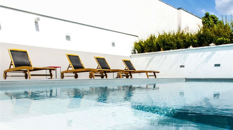 <b>Novotel Blois Centre Val de Loire Hotel Pool</b>. Images powered by <a href="https://iceportal.shijigroup.com/" title="IcePortal" target="_blank">IcePortal</a>.