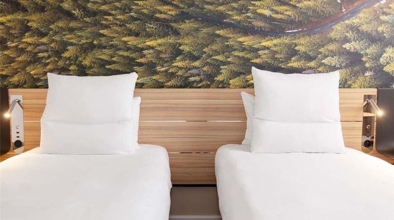 <b>Novotel Blois Centre Val de Loire Hotel Room</b>. Images powered by <a href="https://iceportal.shijigroup.com/" title="IcePortal" target="_blank">IcePortal</a>.