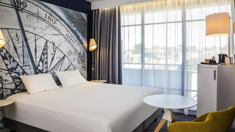 <b>Hotel Mercure Beauvais Centre Cathedrale Room</b>. Images powered by <a href="https://iceportal.shijigroup.com/" title="IcePortal" target="_blank">IcePortal</a>.