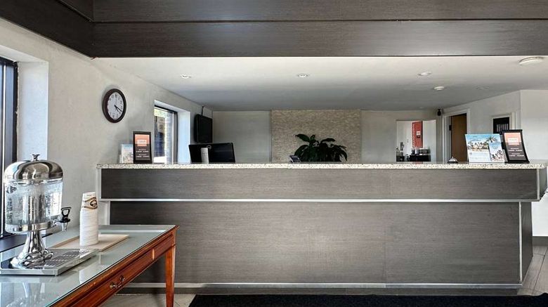 <b>Travelodge Welland Lobby</b>. Images powered by <a href="https://iceportal.shijigroup.com/" title="IcePortal" target="_blank">IcePortal</a>.