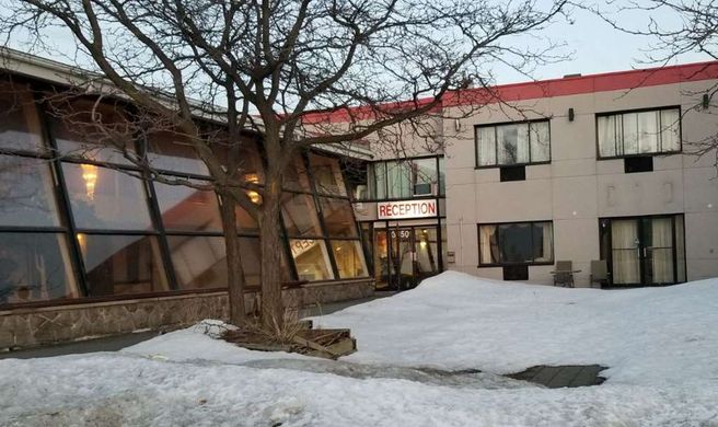 Baymont Inn & Suites Montreal Airport Exterior