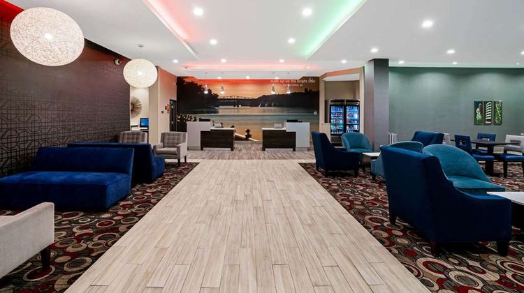 La Quinta Inn & Suites Tuscaloosa Lobby