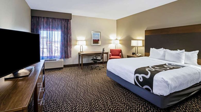<b>La Quinta Inn & Suites Tuscaloosa Room</b>. Images powered by <a href="https://iceportal.shijigroup.com/" title="IcePortal" target="_blank">IcePortal</a>.