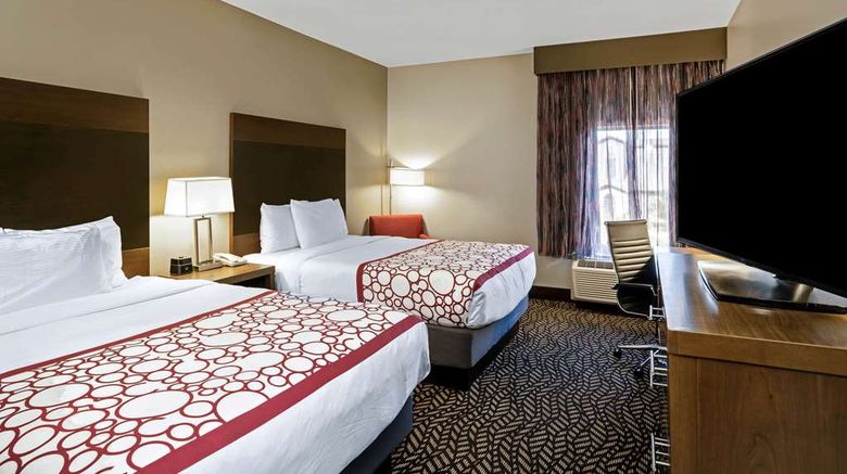 <b>La Quinta Inn & Suites Tuscaloosa Suite</b>. Images powered by <a href="https://iceportal.shijigroup.com/" title="IcePortal" target="_blank">IcePortal</a>.