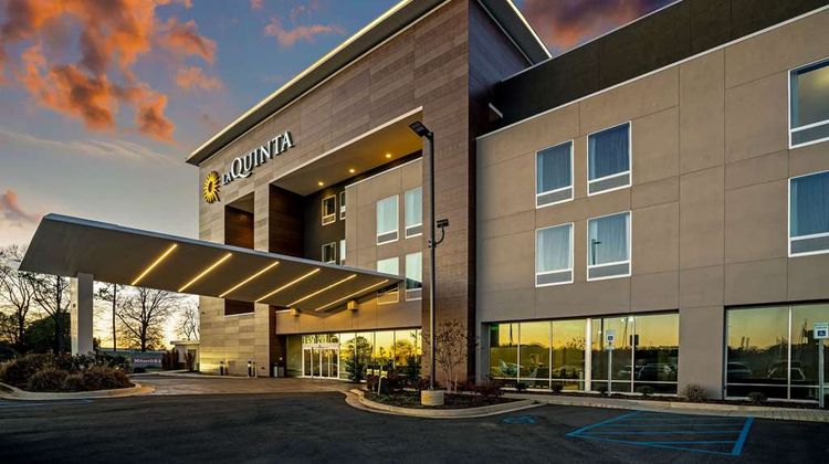 La Quinta Inn & Suites Tuscaloosa Exterior