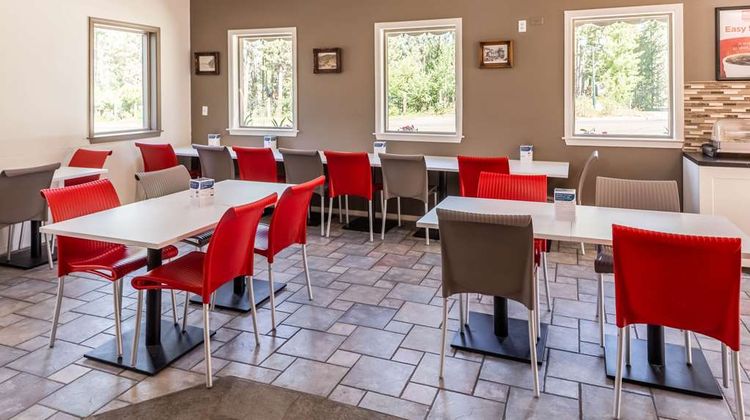 Econo Lodge Inn and Suites Restaurant