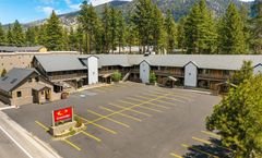 Econo Lodge Inn and Suites
