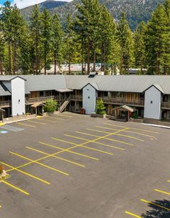Econo Lodge Inn and Suites