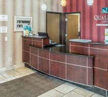 Quality Inn & Suites Mankato Lobby