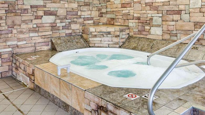 <b>Quality Inn & Suites Mankato Pool</b>. Images powered by <a href="https://iceportal.shijigroup.com/" title="IcePortal" target="_blank">IcePortal</a>.