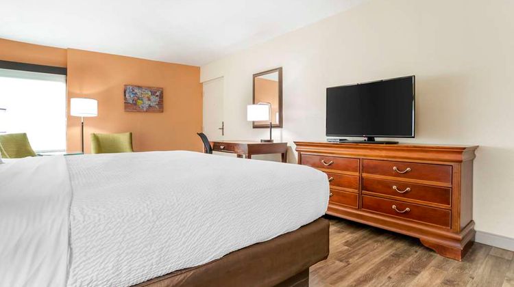 Econo Lodge Moss Point Suite