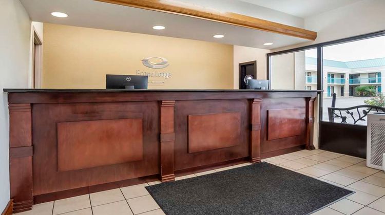 Econo Lodge Moss Point Lobby