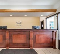 Econo Lodge Moss Point Lobby