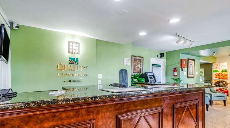 Quality Inn & Suites Creedmoor Lobby