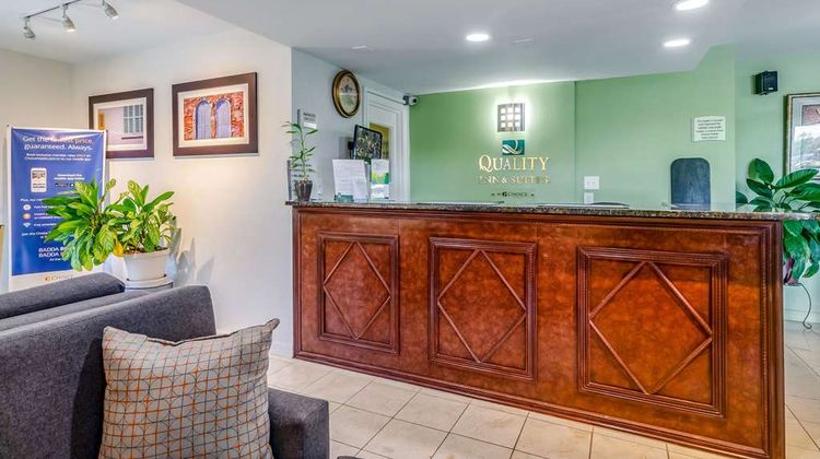 Quality Inn & Suites Creedmoor Lobby