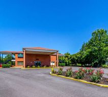 Quality Inn & Suites Creedmoor Exterior