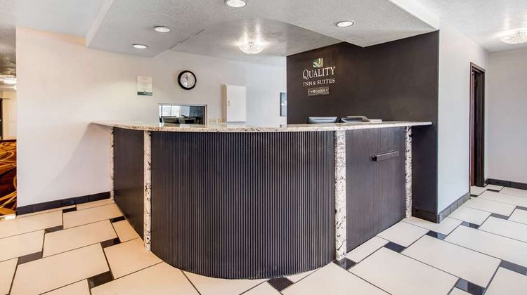 Quality Inn & Suites Lobby