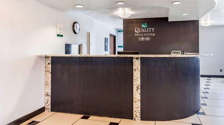 Quality Inn & Suites Lobby