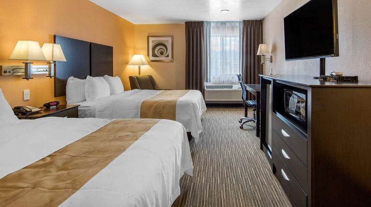 Quality Inn & Suites Room